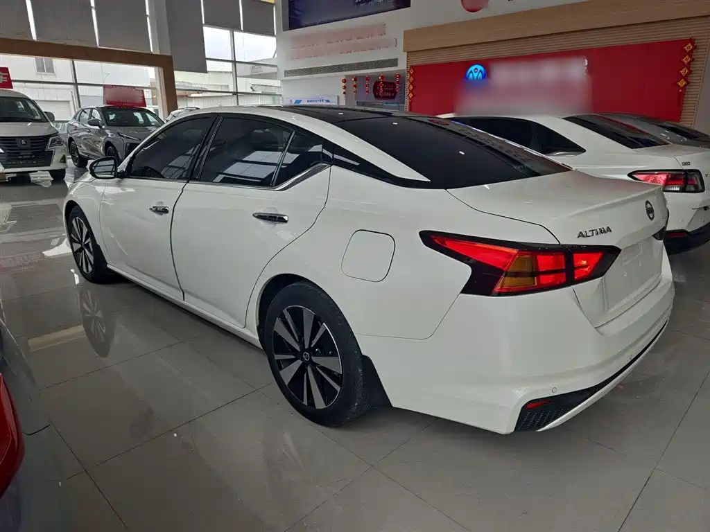 NISSAN TEANA