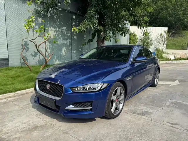 JAGUAR XE