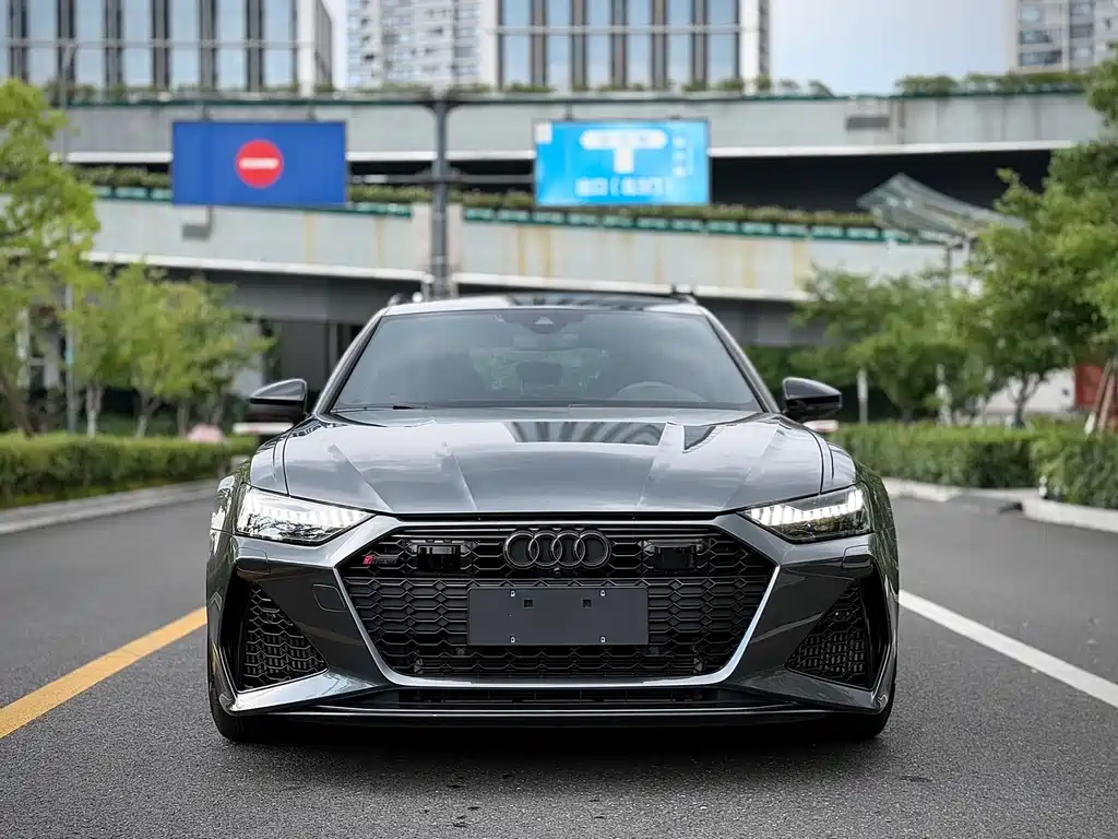 AUDI  RS 6