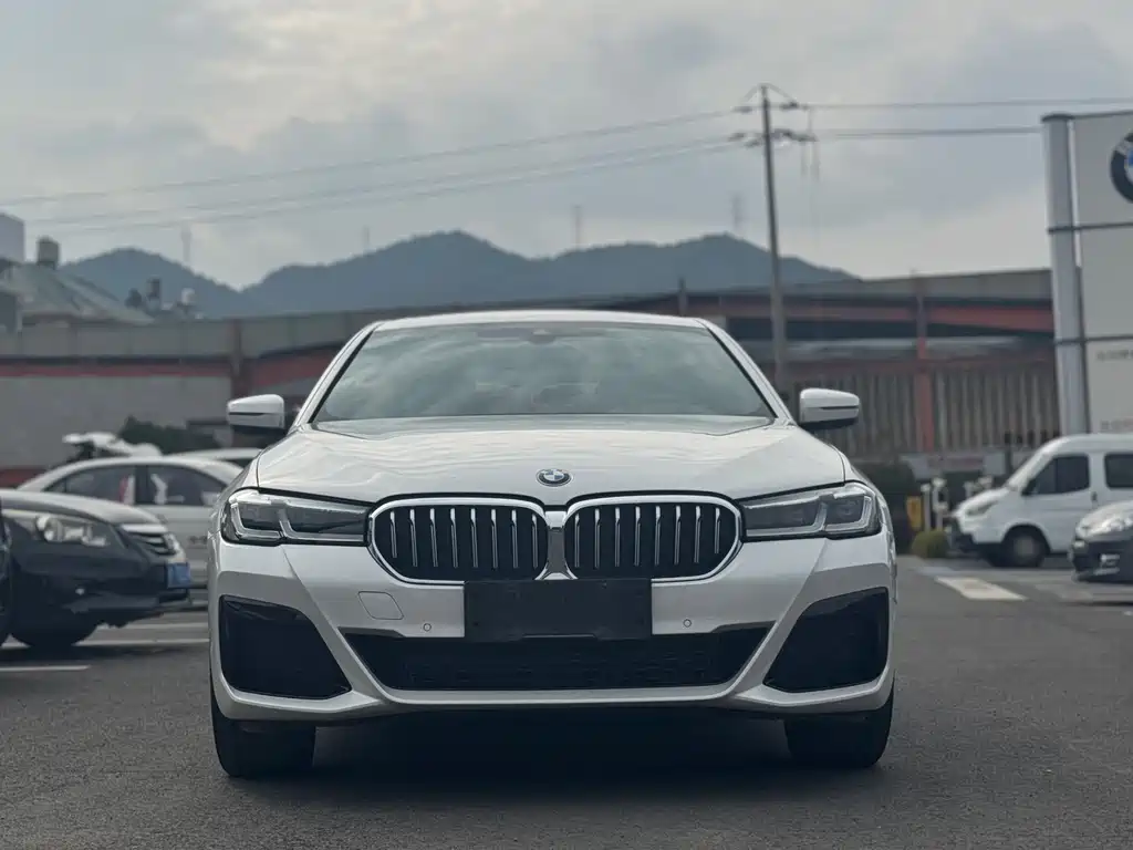 BMW 5 Series 2023
