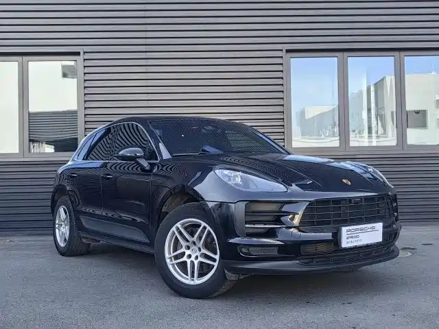 Porsche Macan 2021