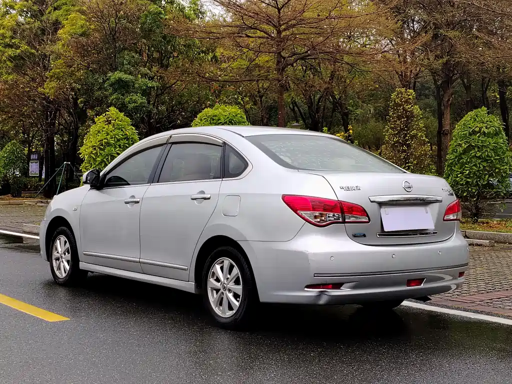 Nissan Sylphy 2012 1.6XE MT Comfort