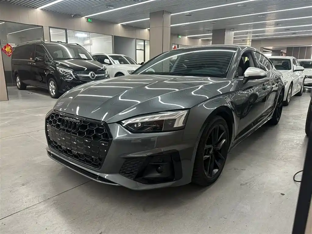 Ауди A5 импорт 2021 года Sportback 40 TFSI модификация Dynamic Style 50000 km 2021