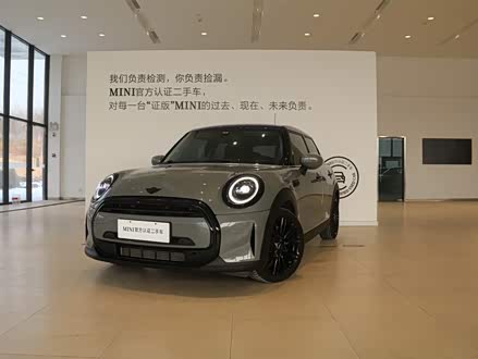 MINI 2023款 改款 1.5T COOPER 艺术家 五门版