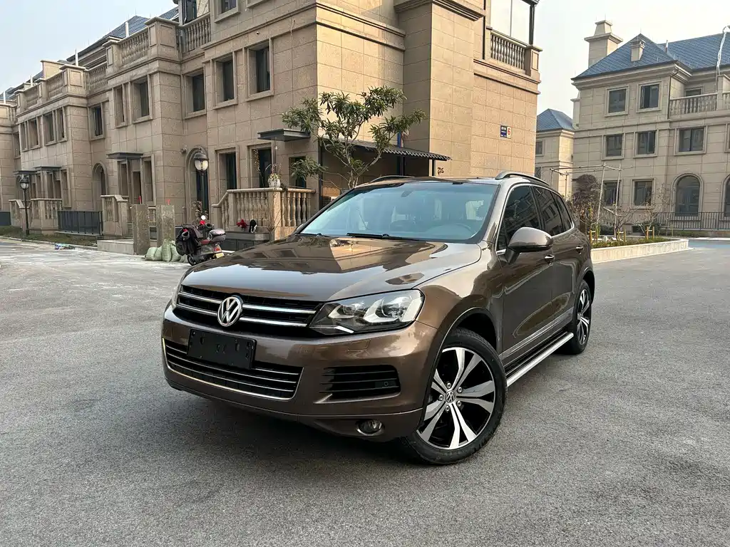 VOLKSWAGEN TOUAREG