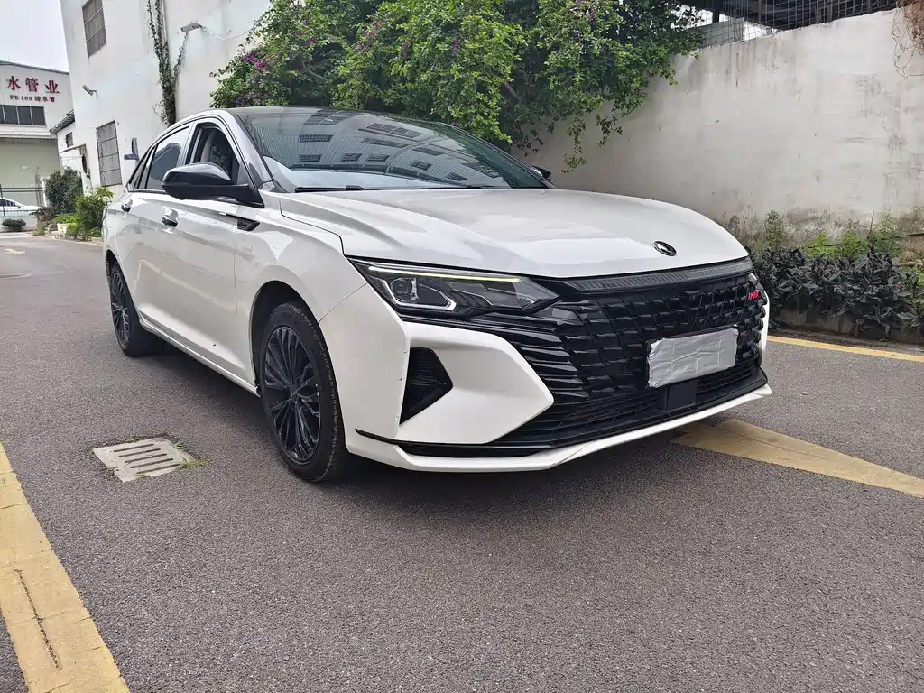 DONGFENG YI HYUN MAX