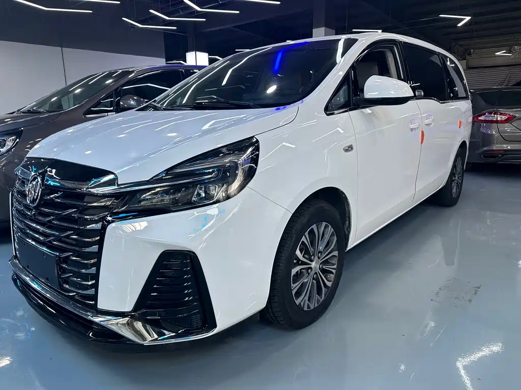 Buick GL8 2022 陆上公务舱 652T Комфортная версия 50000 km 2021