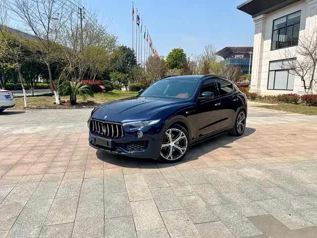 MASERATI LEVANTE