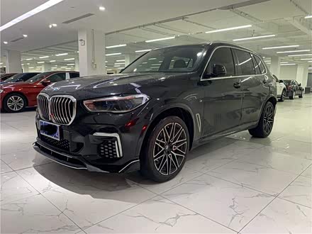 宝马X5 2022款 xDrive 30Li 尊享型M运动套装