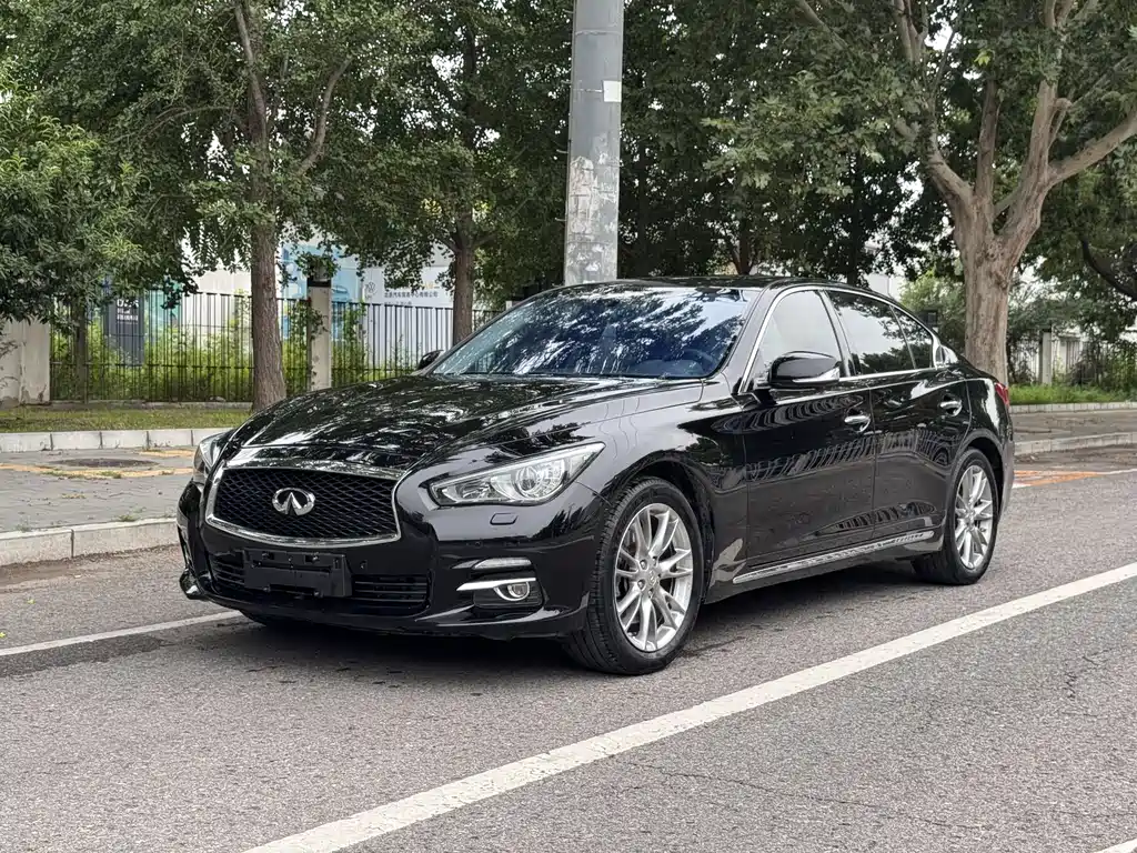 INFINITI Q50L