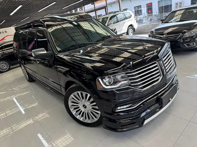 LINCOLN NAVIGATOR 2018