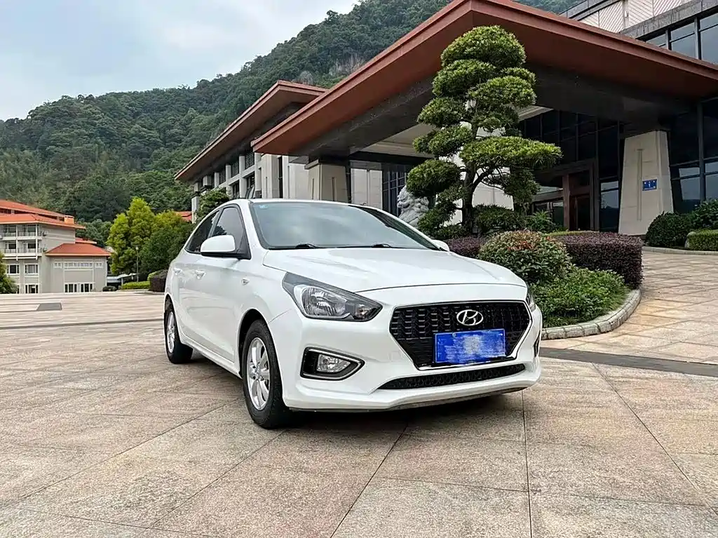 HYUNDAI RENA