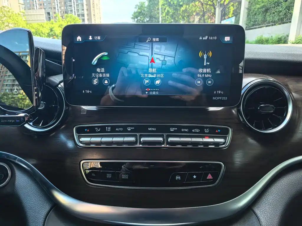 MERCEDES-BENZ V CLASS