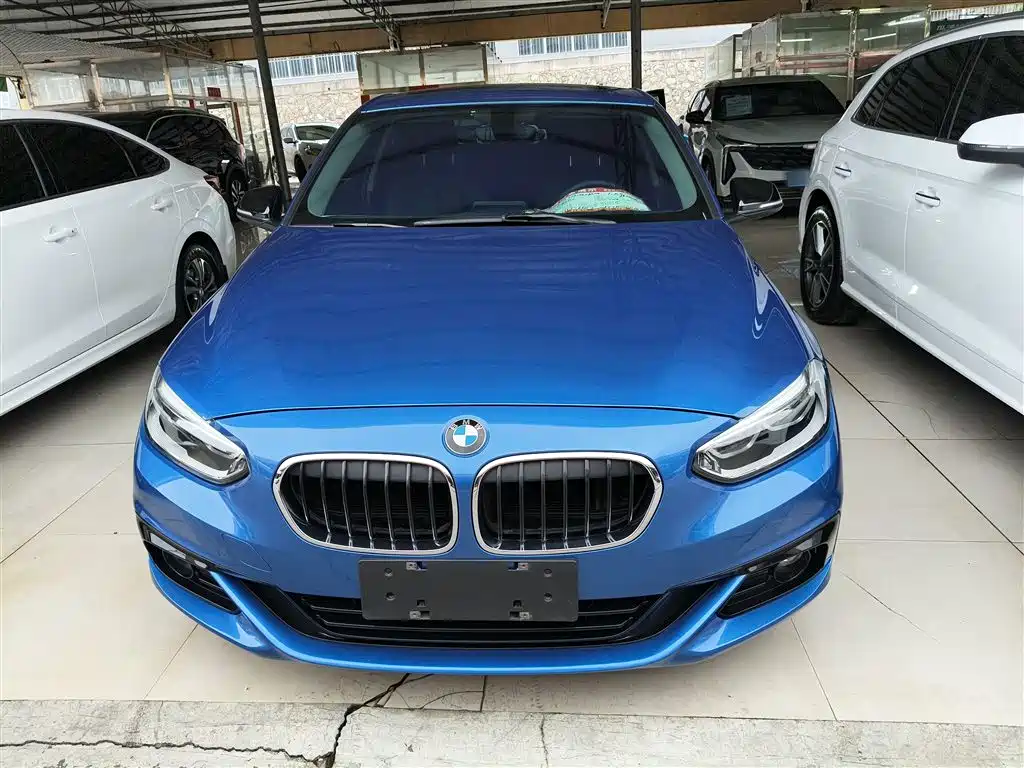 BMW  1 SERIES