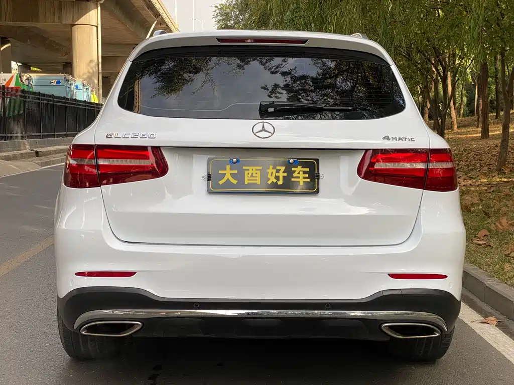 MERCEDES-BENZ GLC