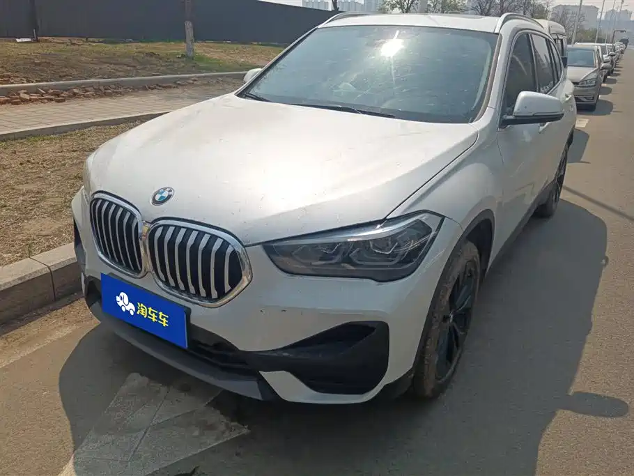 BMW X1 2021 года sDrive20Li Великолепная версия 69500 km 2020