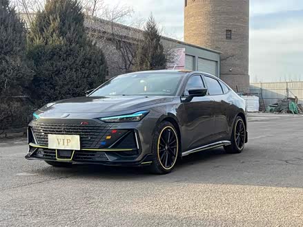 长安UNI-V 2022款 1.5T 运动版