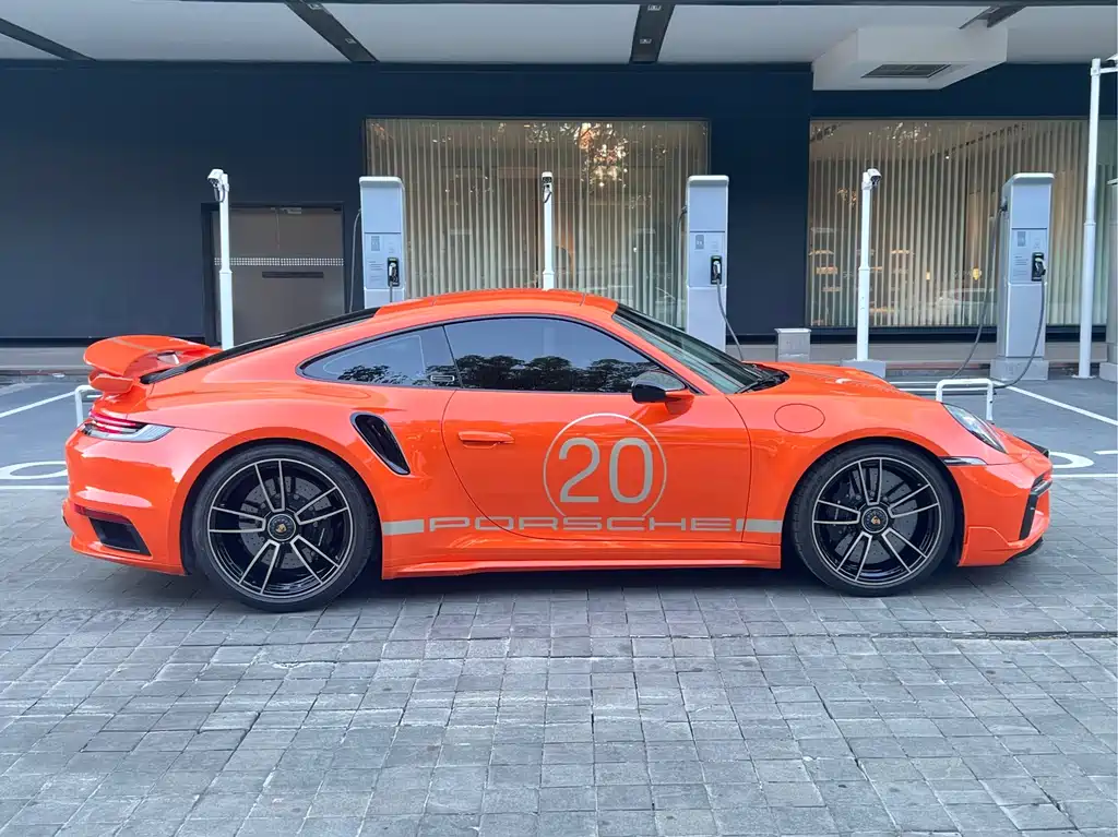 Porsche 911 2021 Turbo S 3.7T 20