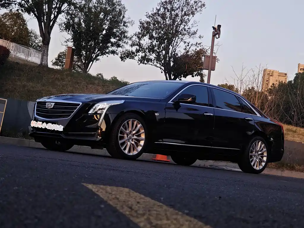 CADILLAC CT6