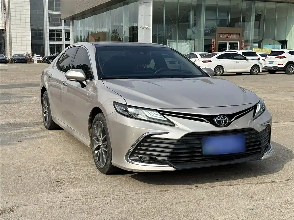 TOYOTA CAMRY