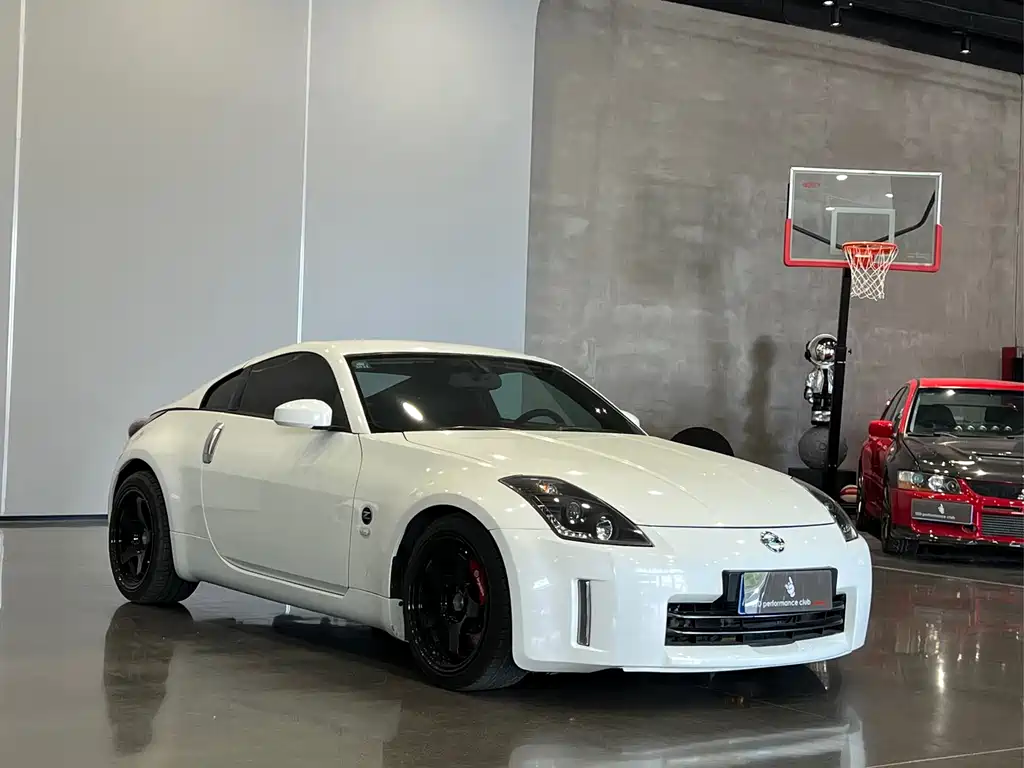 Купить Nissan 350Z