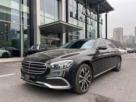 奔驰E级新能源 2022款 改款二 E 350 e L 插电式混合动力轿车