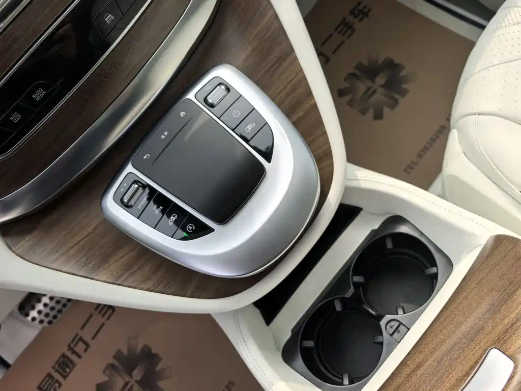 MERCEDES-BENZ V CLASS