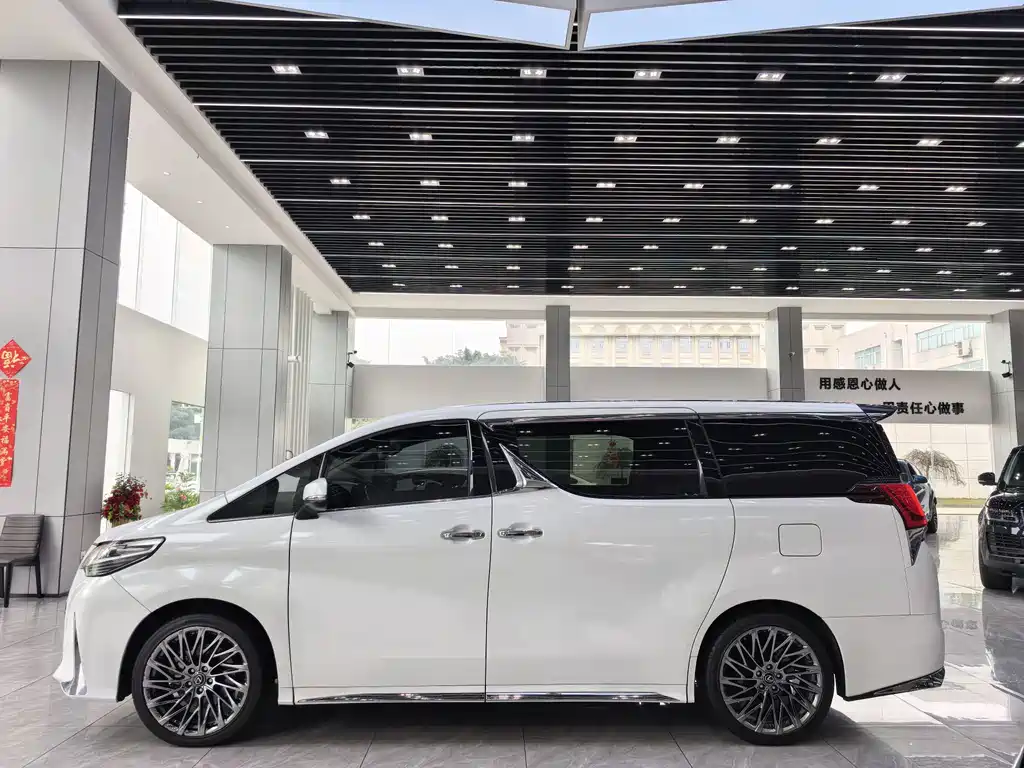 Toyota Vellfire 2019 2.5L HV Luxury