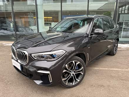 宝马X5 2022款 xDrive 40Li 尊享型M运动套装