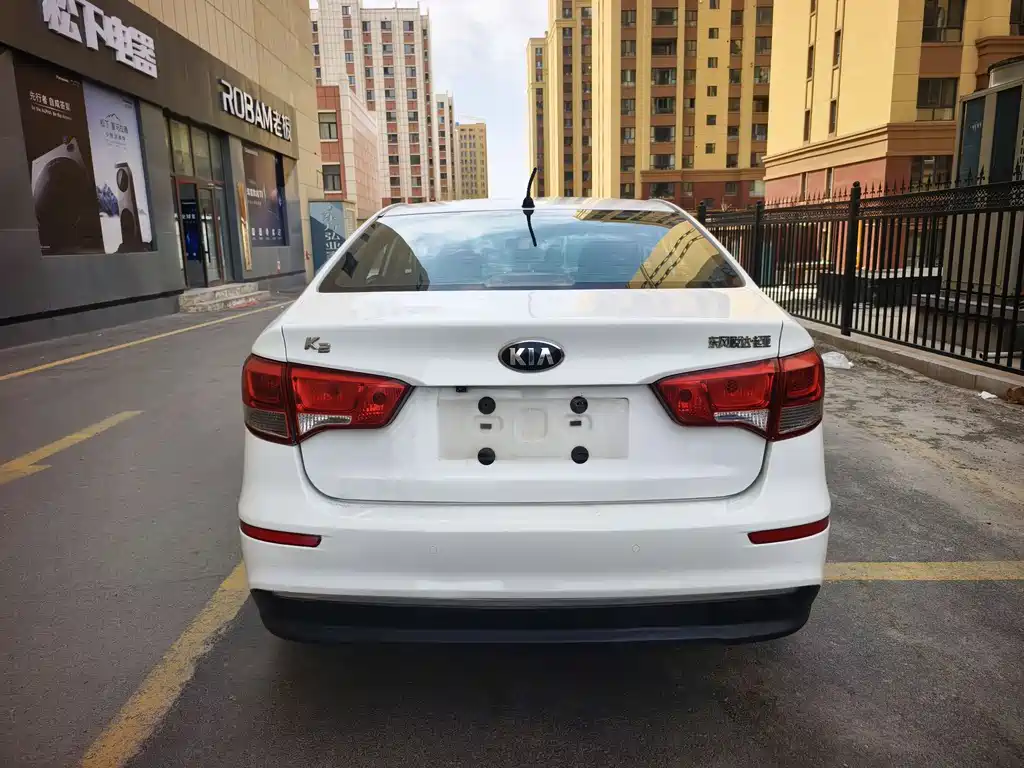 KIA K2