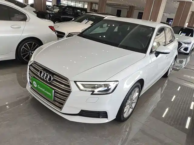 AUDI  A3 2018
