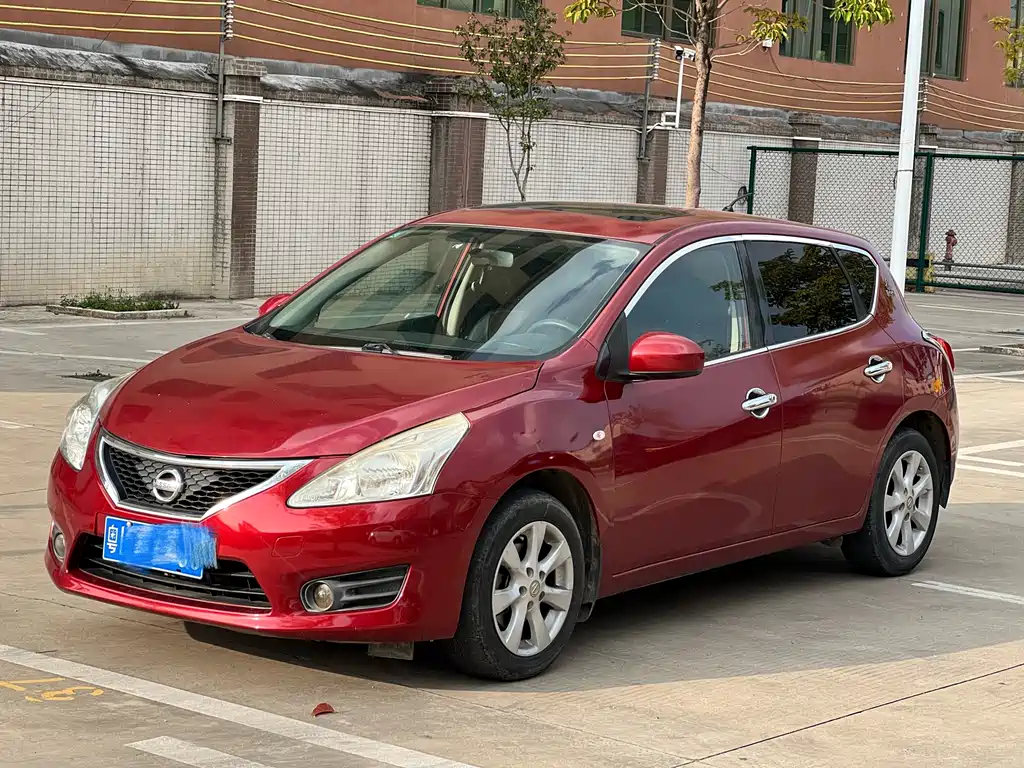 Nissan Tiida 2012