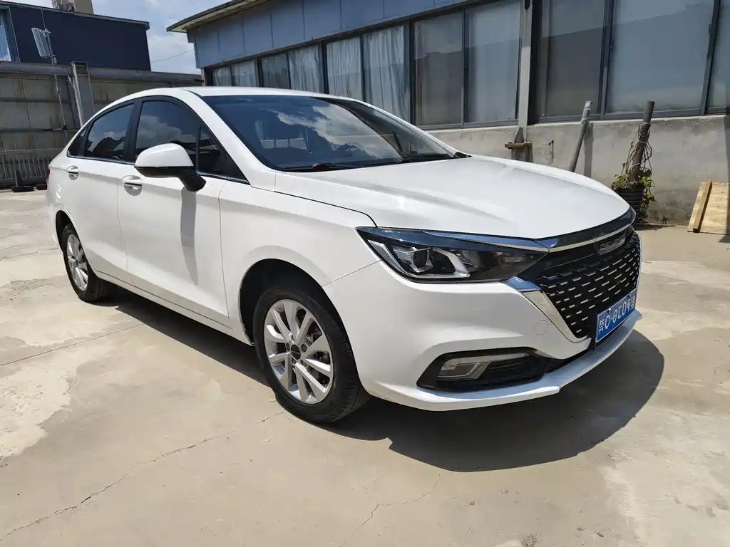 BAIC BEIJING U5