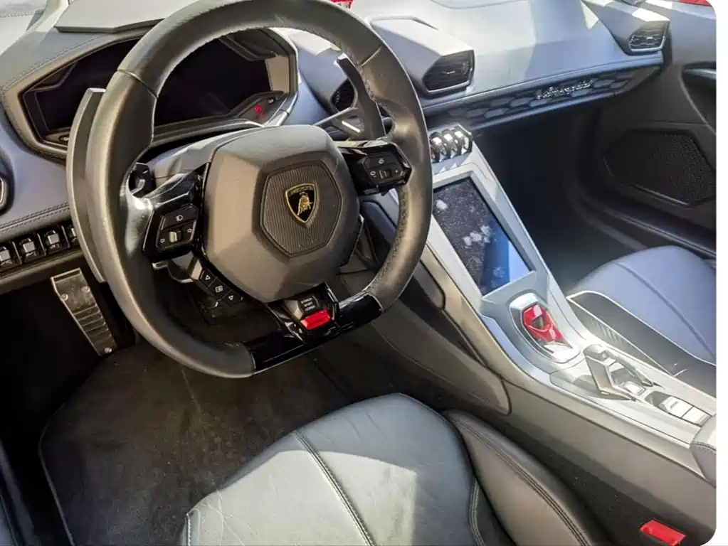 LAMBORGHINI HURACÁN