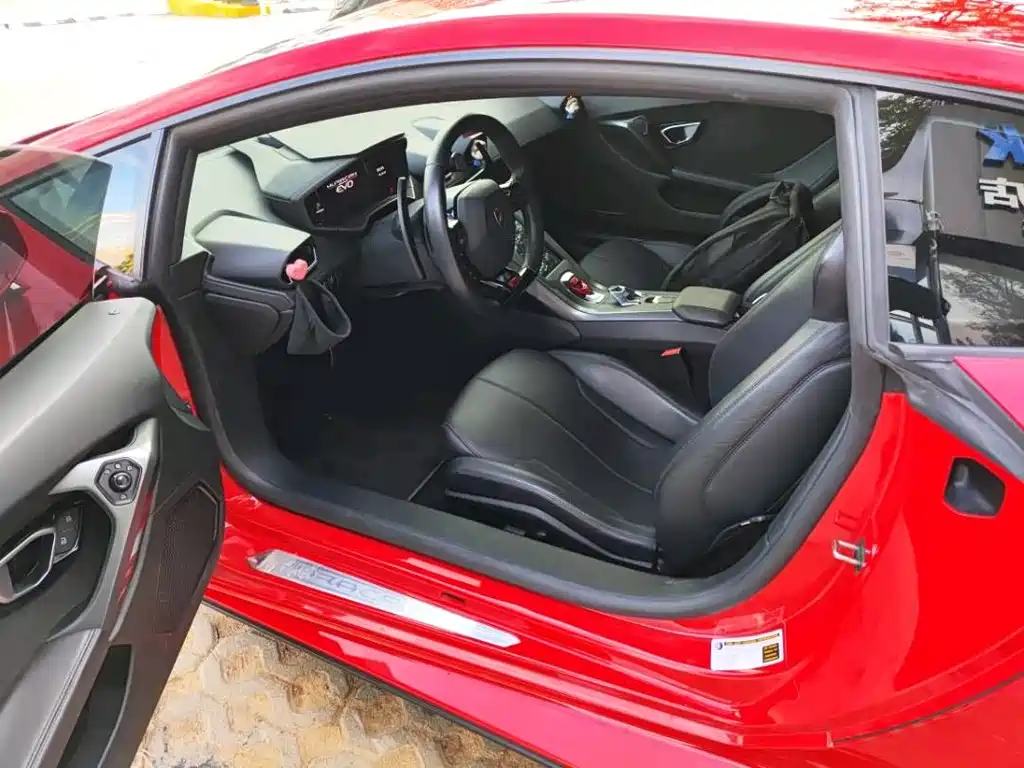 LAMBORGHINI HURACÁN