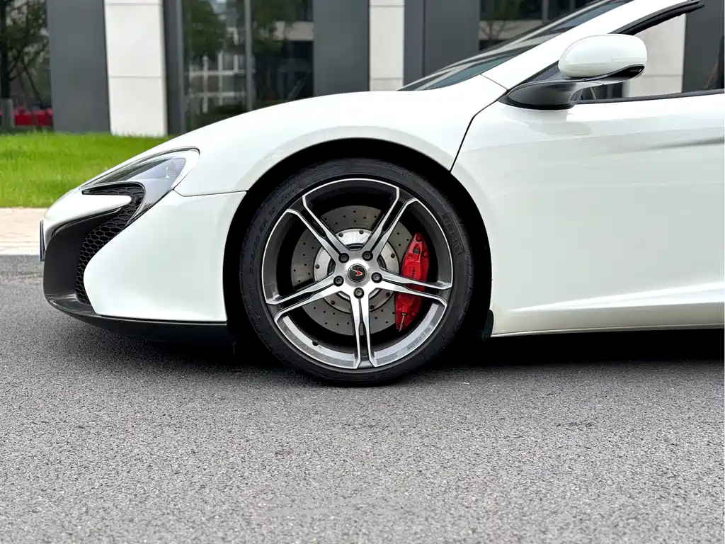 McLaren 625C 2015 3.8T Spider