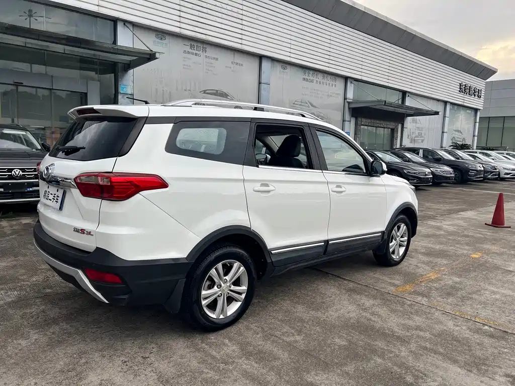 BAIC HUANSU BAIC MAGIC SPEED S3