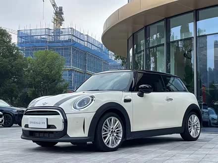 MINI 2022款 改款 1.5T COOPER 经典派