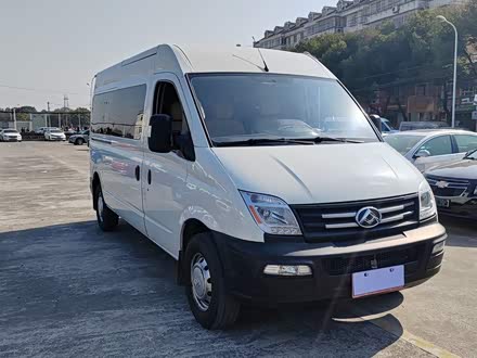 新途V80 2019款 2.5T经典款6挡手动商旅长轴中顶9座