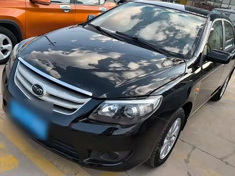 BYD L3 2013