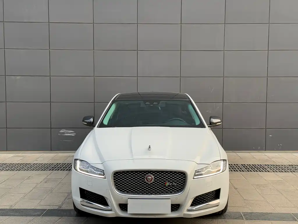 Jaguar XFL 2018