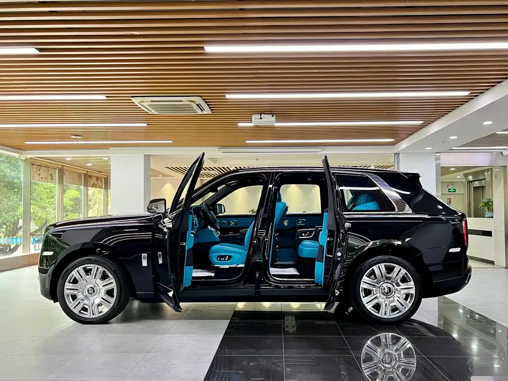 ROLLS-ROYCE CULLINAN