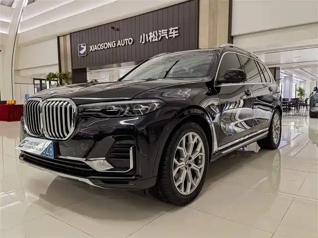 BMW  X7 2021