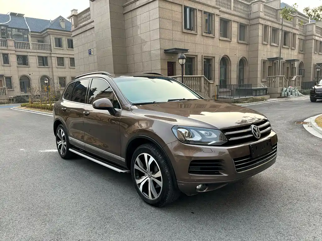 VOLKSWAGEN TOUAREG