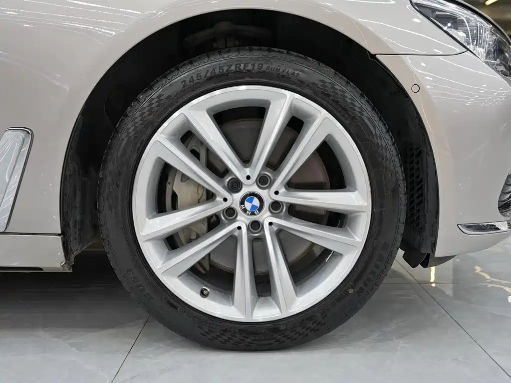 BMW 7 SERIES