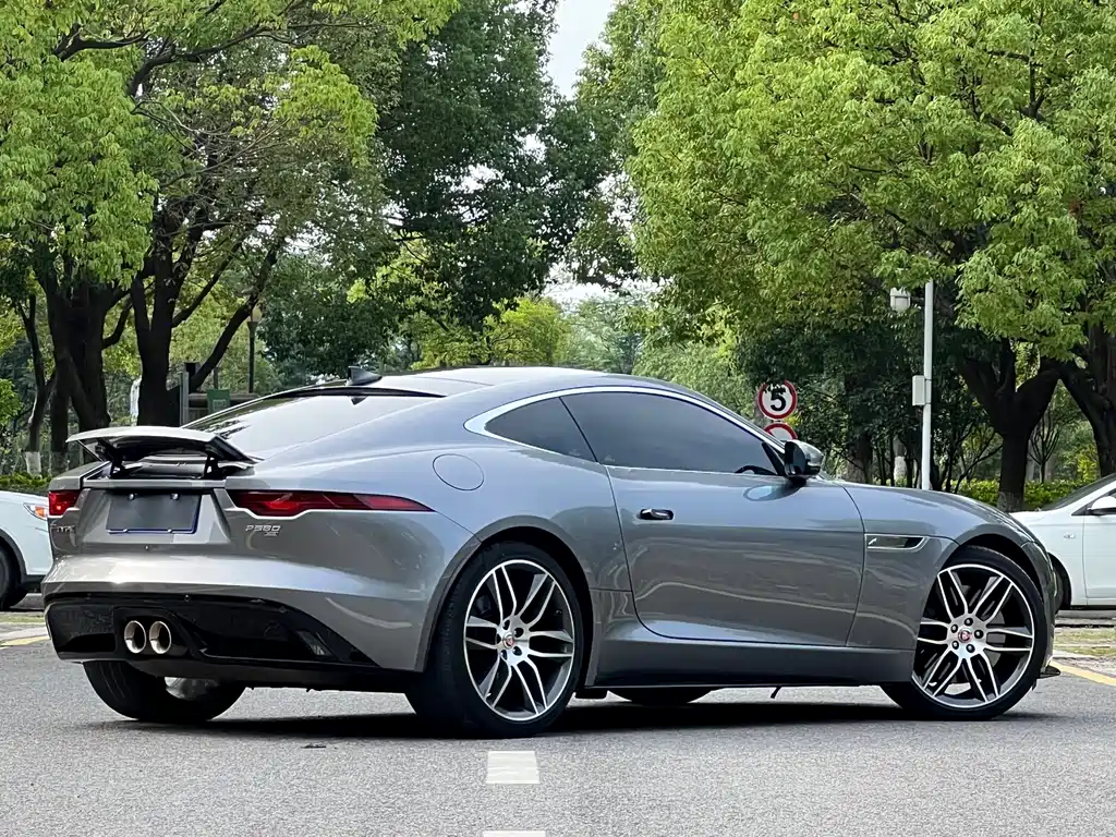 JAGUAR F TYPE