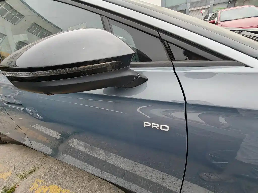 VOLKSWAGEN ID.7 VIZZION