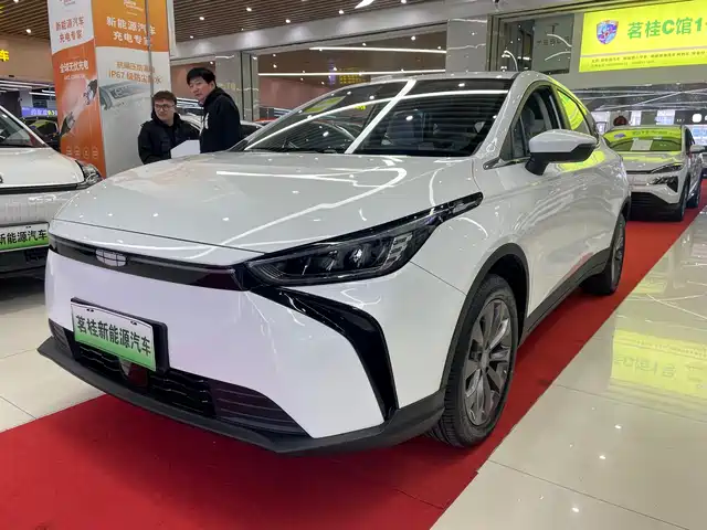 GEELY GEOMETRY  M6 2025