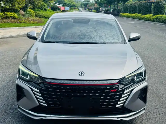 DONGFENG YI HYUN MAX