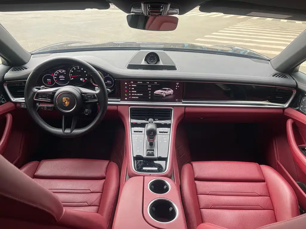 PORSCHE PANAMERA
